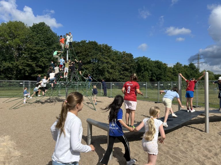 Grundschulspielplatz2