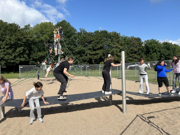 Grundschulspielplatz3