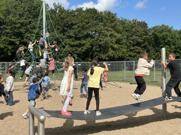 Grundschulspielplatz4